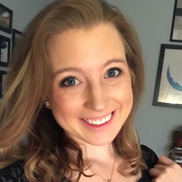 Meet your Posher, Kendall - Picture 1 of 1